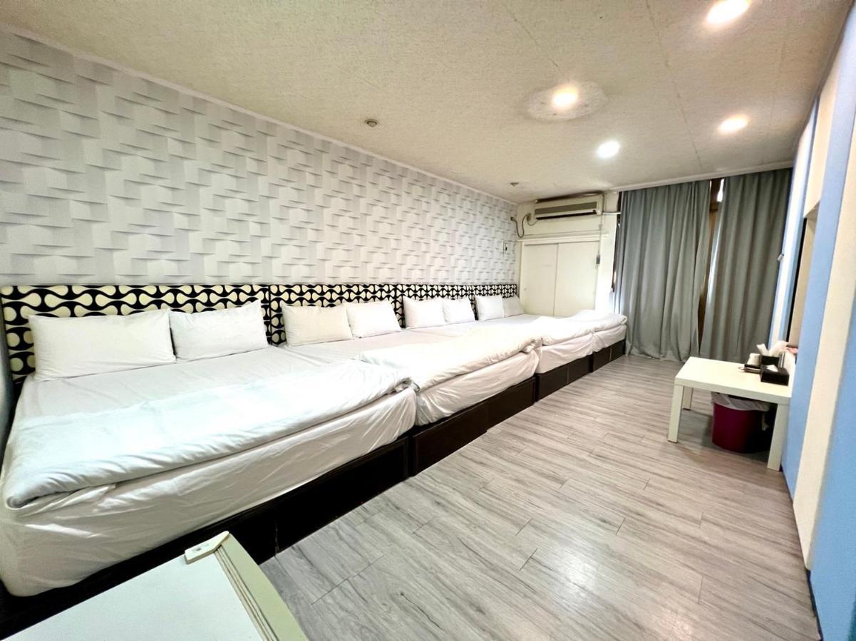 Apartamento Long House Taichung Exterior foto