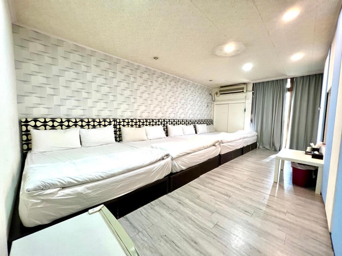 Apartamento Long House Taichung Exterior foto